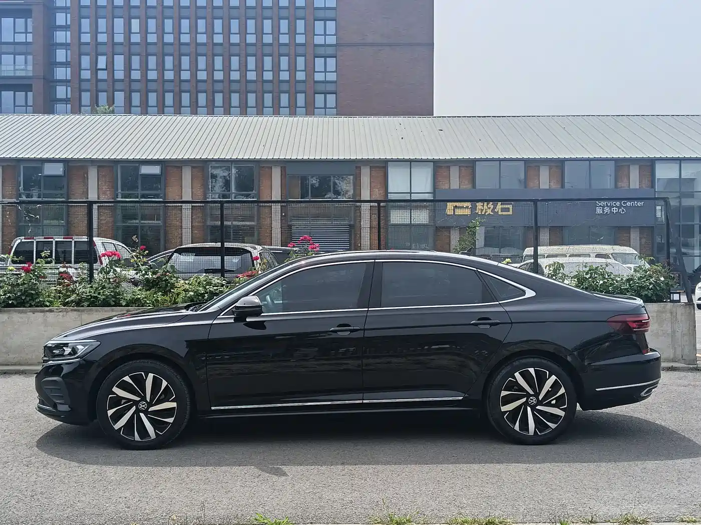 Volkswagen Passat 2024 380TSI Dragon Soaring Edition фото 6
