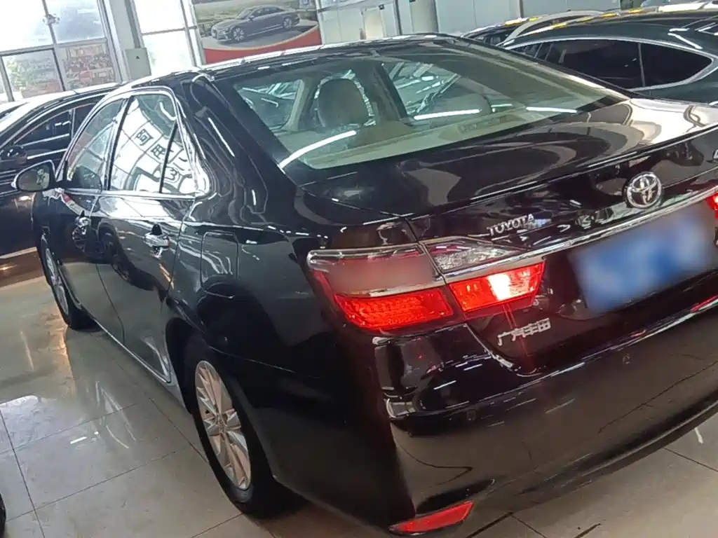 Toyota Camry 2016 2015 2.0G Leading Edition
