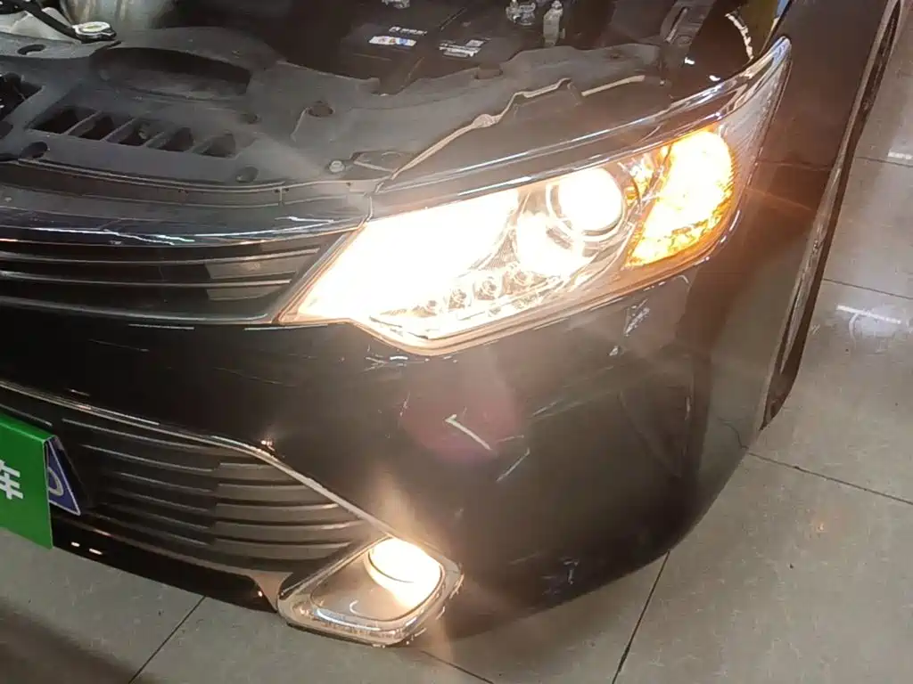 Фото 18 - Toyota Camry