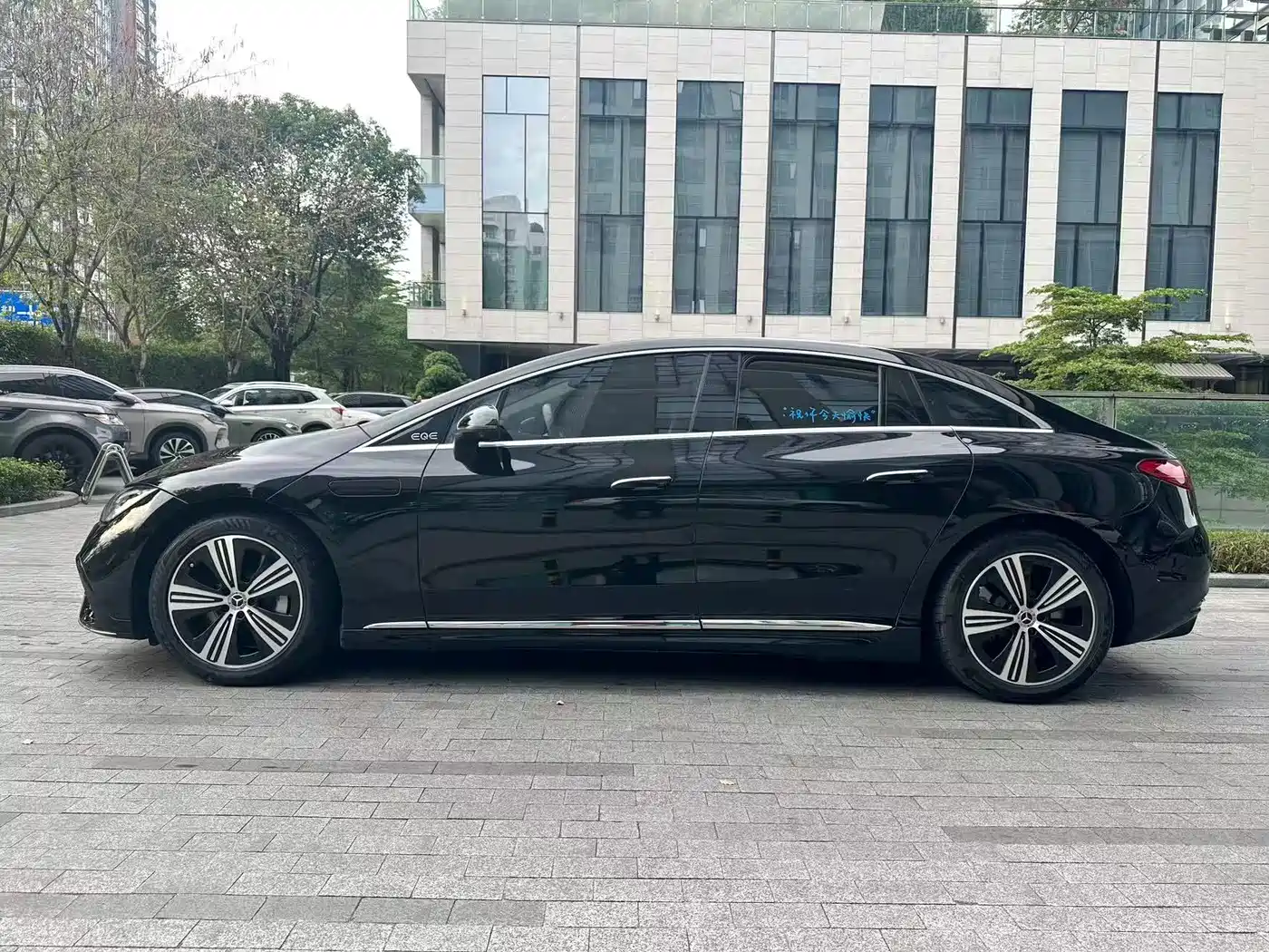 Mercedes-Benz EQE 2025 Model 500 4MATIC Luxury Edition фото 6