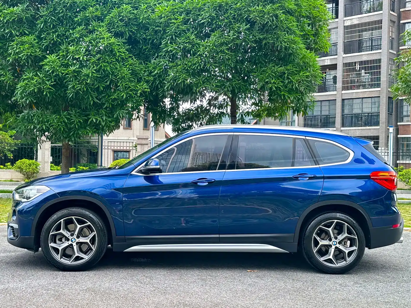 BMW X1 2019 xDrive20Li Premium Model фото 4
