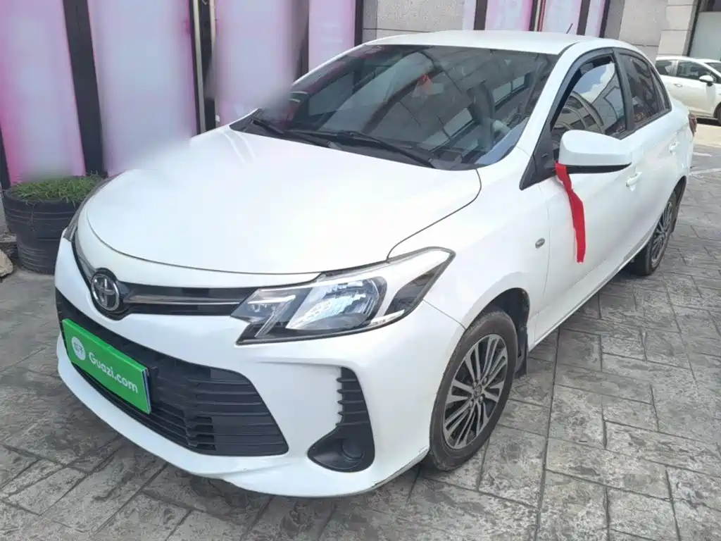 Фото 2 - Toyota Vios