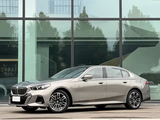 BMW 5 Series 2025