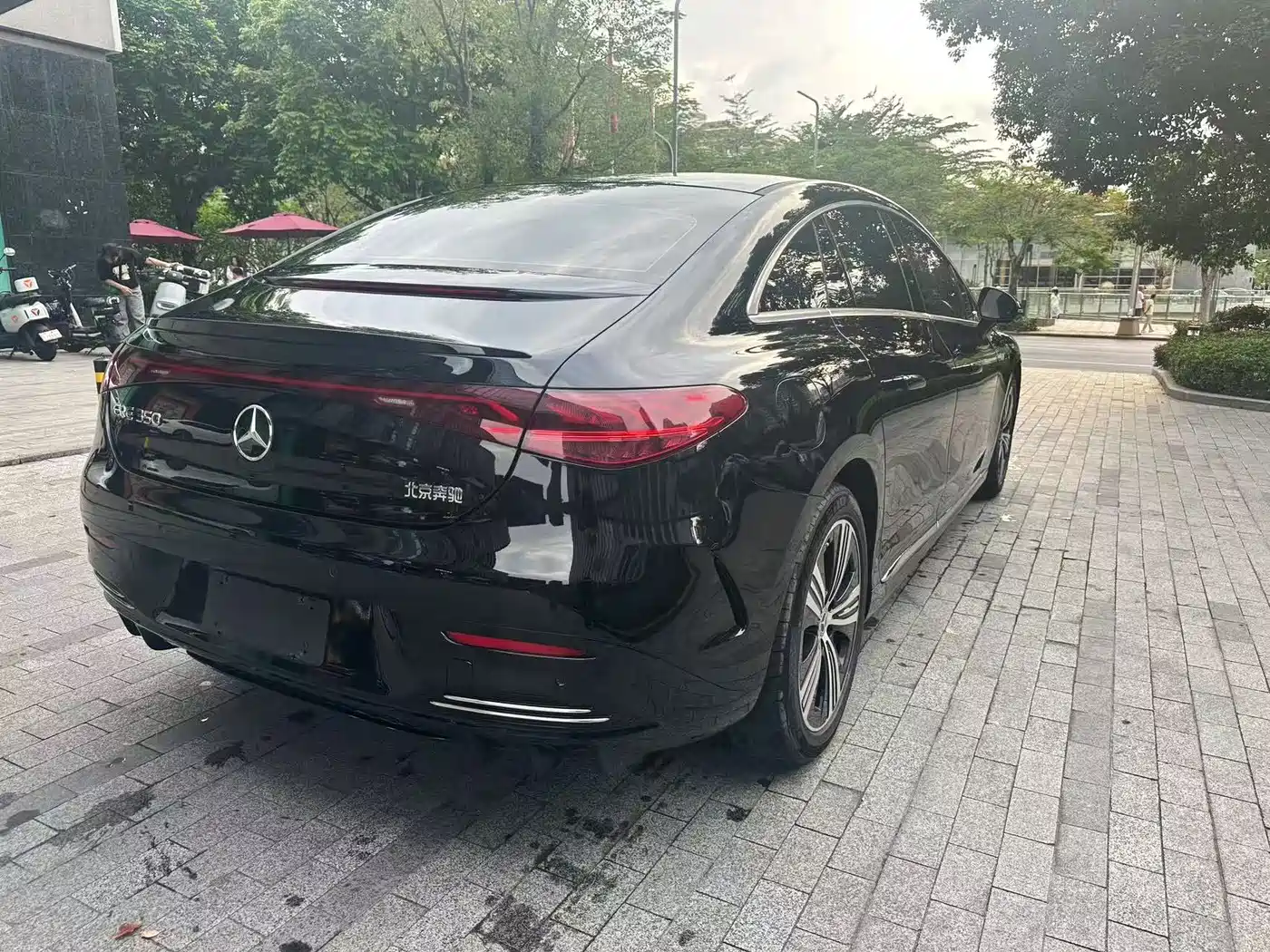 Mercedes-Benz EQE 2025 Model 500 4MATIC Luxury Edition фото 8