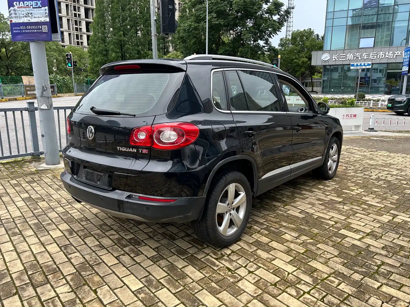 Фото 3 - Volkswagen Tiguan
