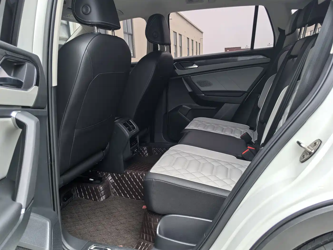 Volkswagen Tayron 2023 280TSI 2WD Luxury Plus Advanced Edition фото 5