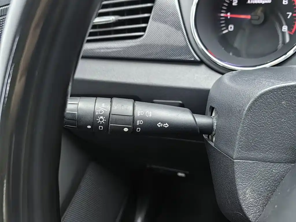 Dongfeng Aeolus Dongfeng Fengshen H30 2014 2014 CROSS 1.5L Automatic Deluxe