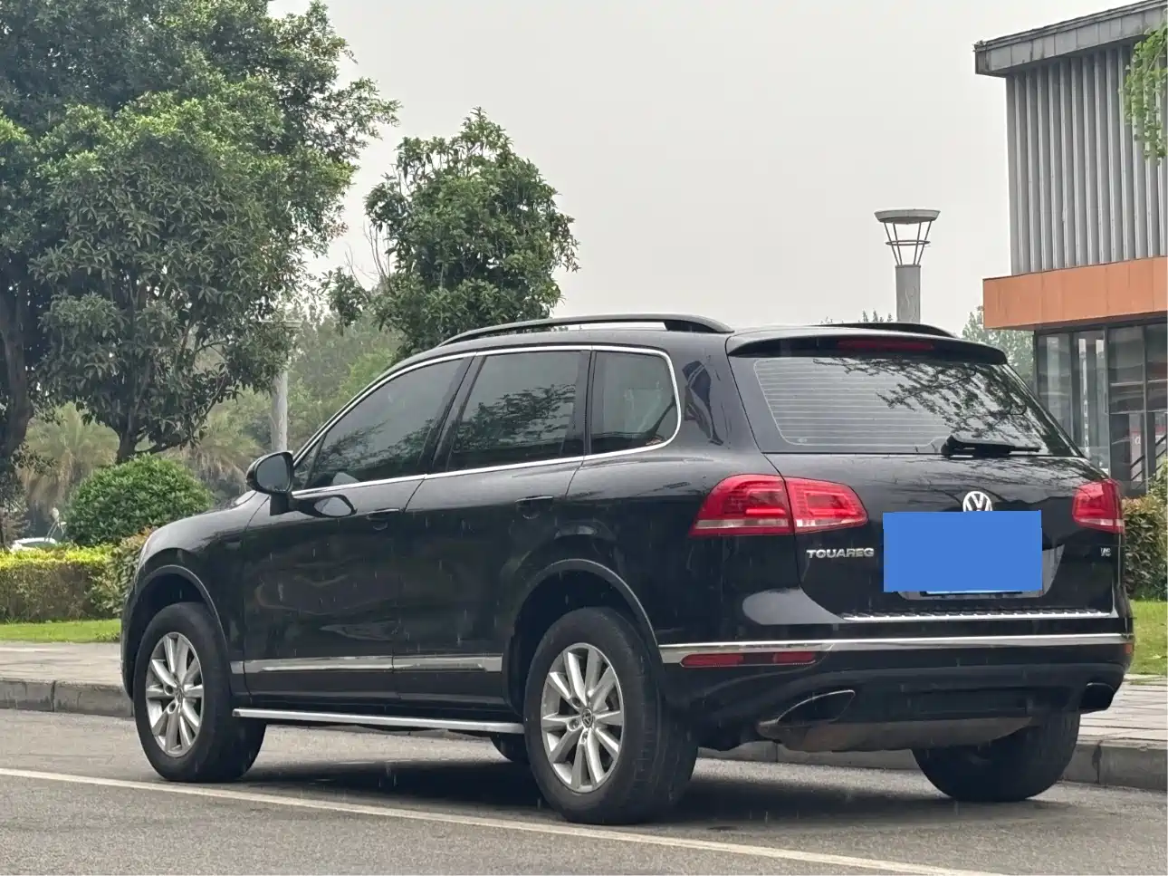 VOLKSWAGEN TOUAREG