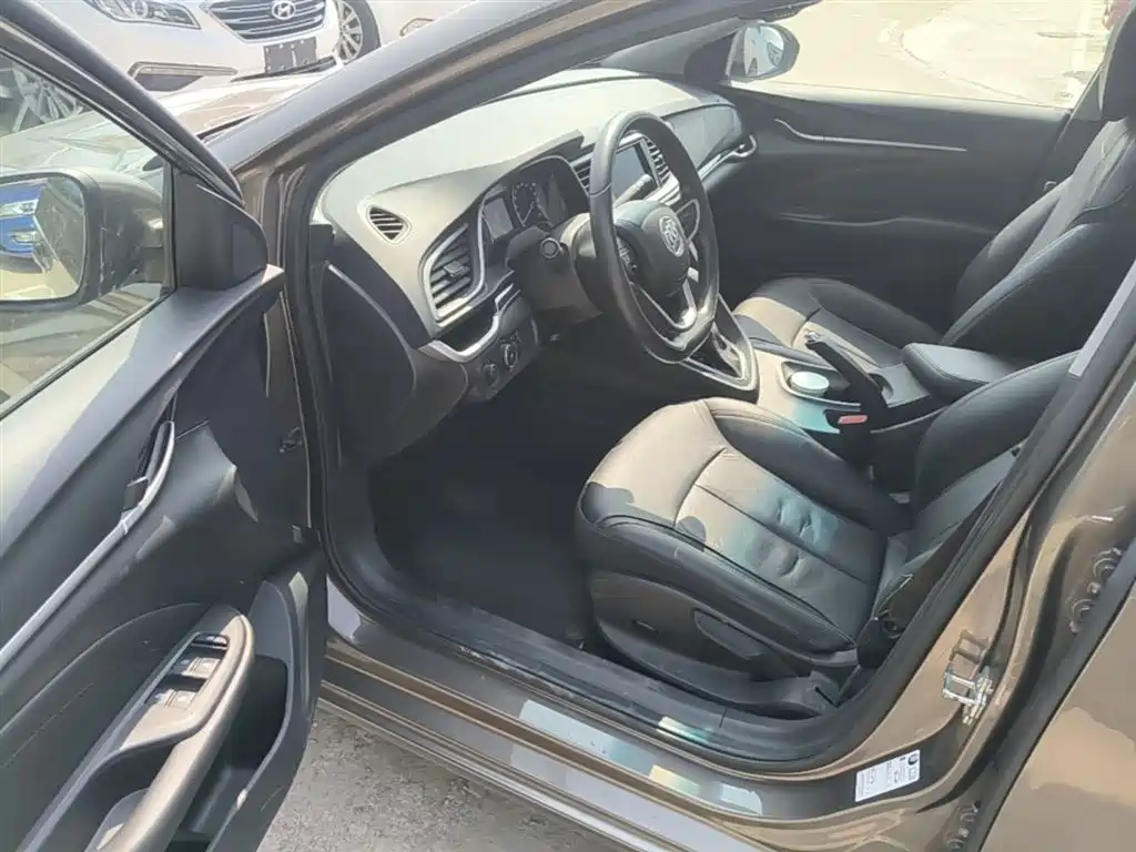 Buick Excelle 2015 18T Dual-Clutch Luxury фото 12