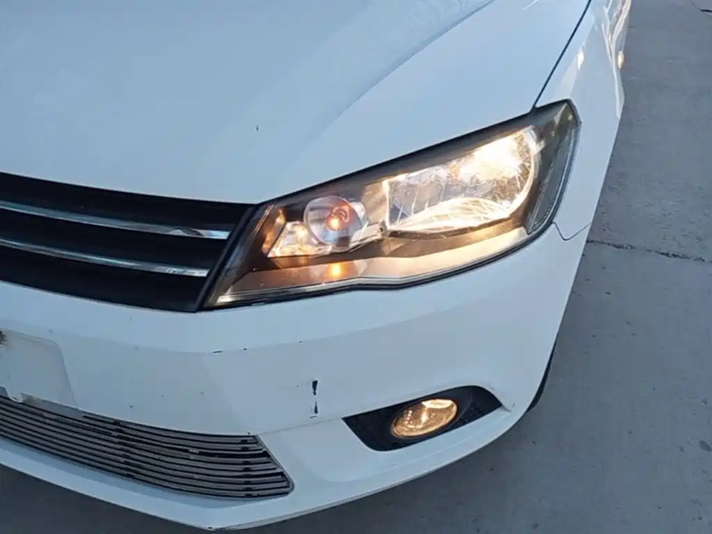 Volkswagen Jetta 2015 1.6L Manual Comfort фото 24