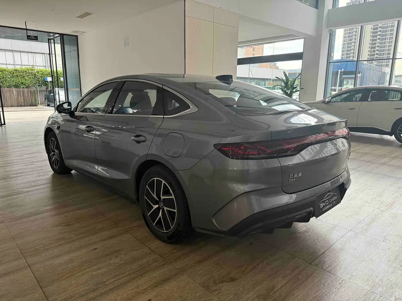 BYD Qin L 2025 DM-i Smart Drive Edition 120KM Surpassing фото 10