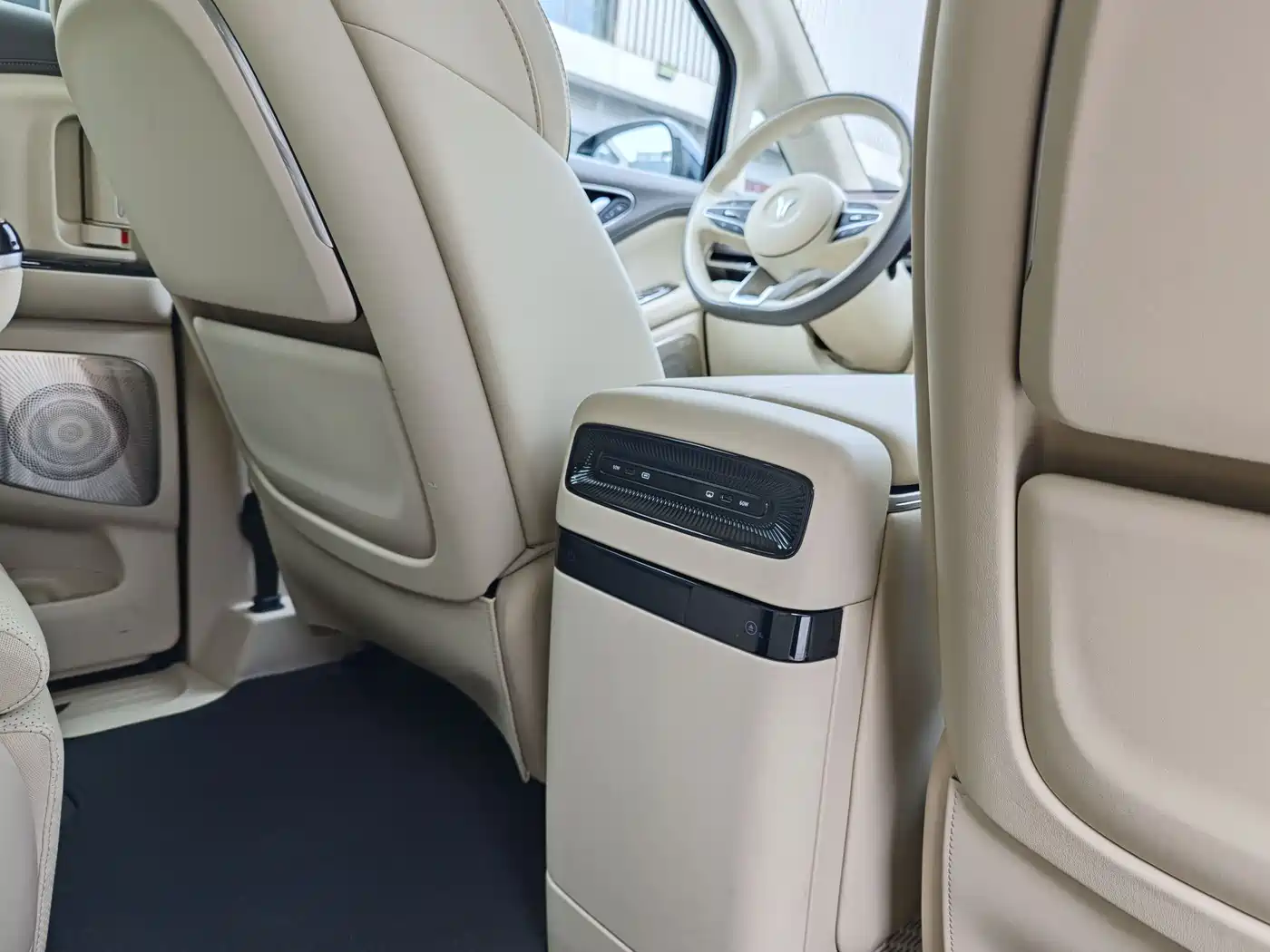 Voyah Auto Voyah Dreamer 2025 PHEV AWD Flagship Kunpeng Edition фото 16