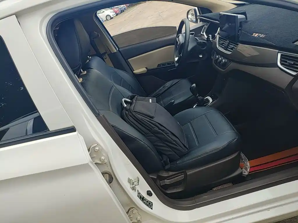 Baojun 310W 2018 2017 1.5L Manual Comfort China V