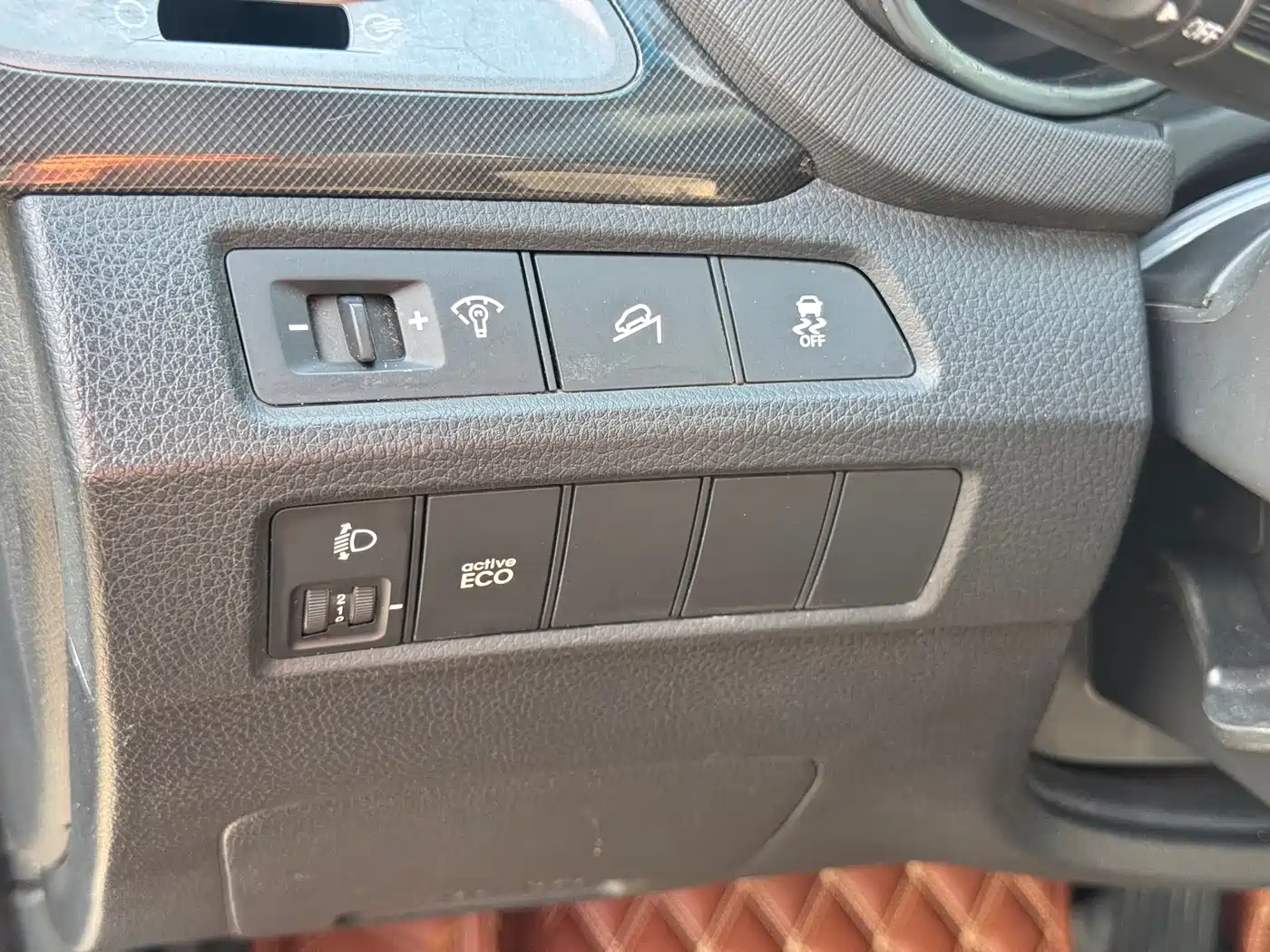 Hyundai Santa Fe 2015 2.4L Automatic 2WD Smart 5-seater фото 17