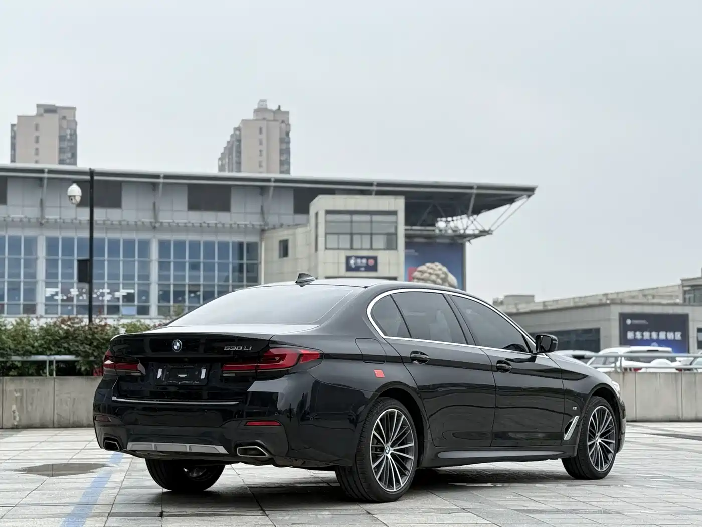 BMW 5 SERIES