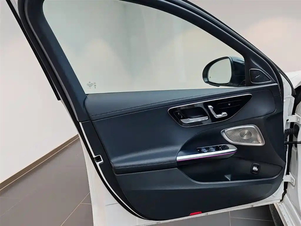 Mercedes-Benz C-Class 2024 C 260 L Night Edition Sport фото 14