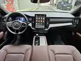 Photo 8 - Volvo S90