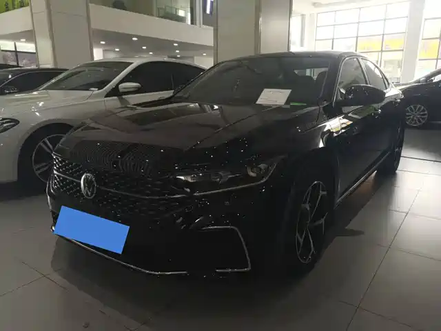 Volkswagen Passat 2024