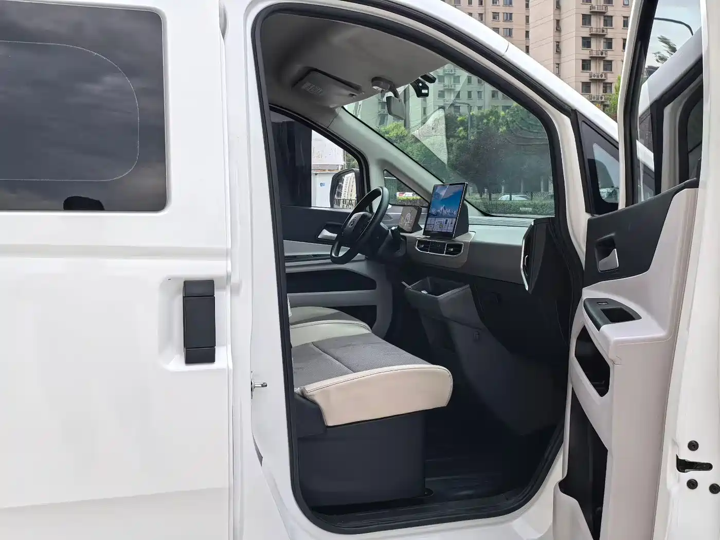 Changan Kuayue Kua Yue Xing Guang EV 2026 2025 Model 7-Seater Passenger Van 305km Luxury Edition
