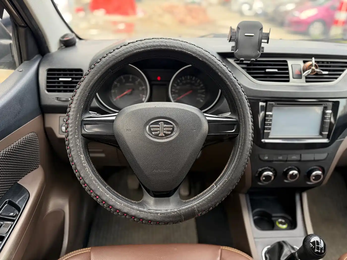 FAW Senya S80 2015 2015 1.5L Manual 7-Seater Navigation Edition