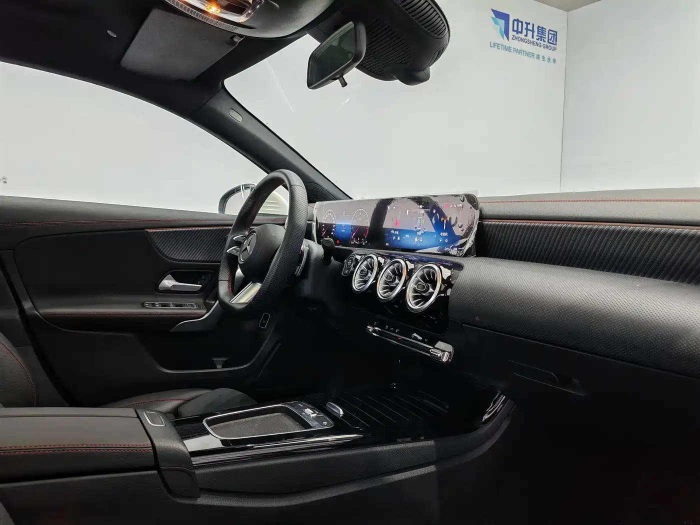 Mercedes-Benz A-Class 2025 2025 A 200 L Fashion Edition