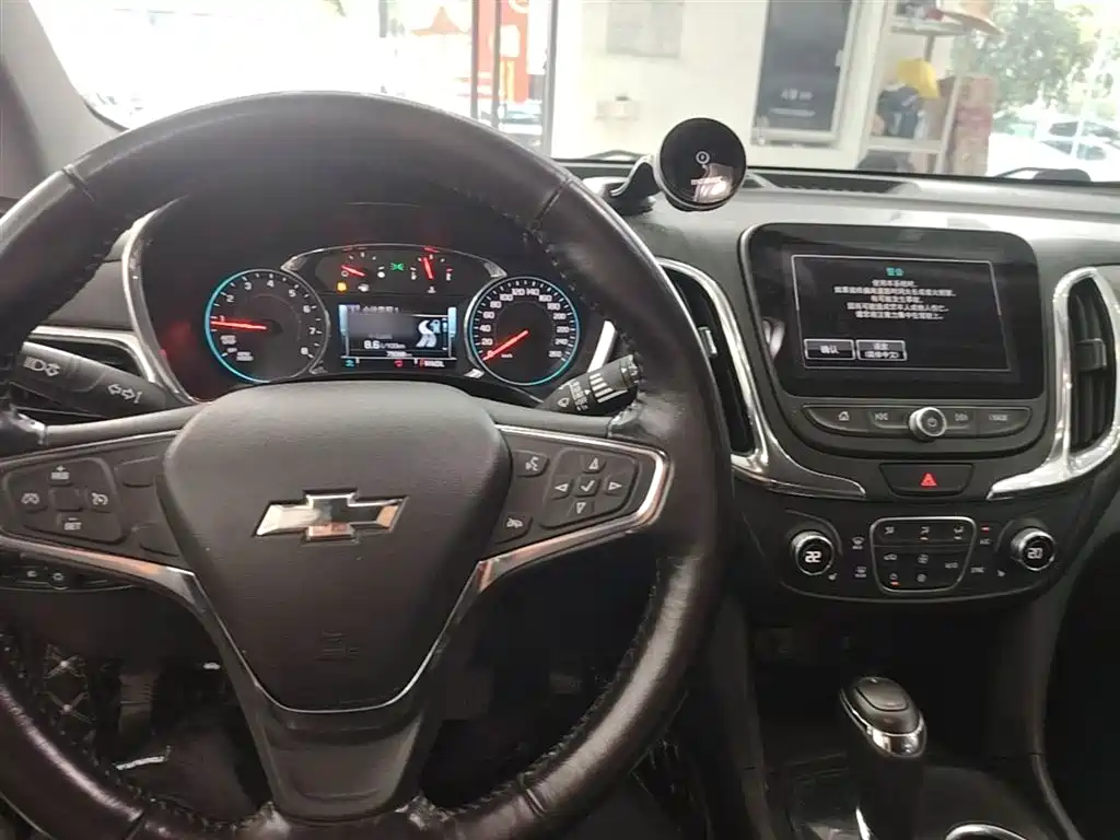 Chevrolet Equinox 2017 535T Automatic Realm Edition фото 10