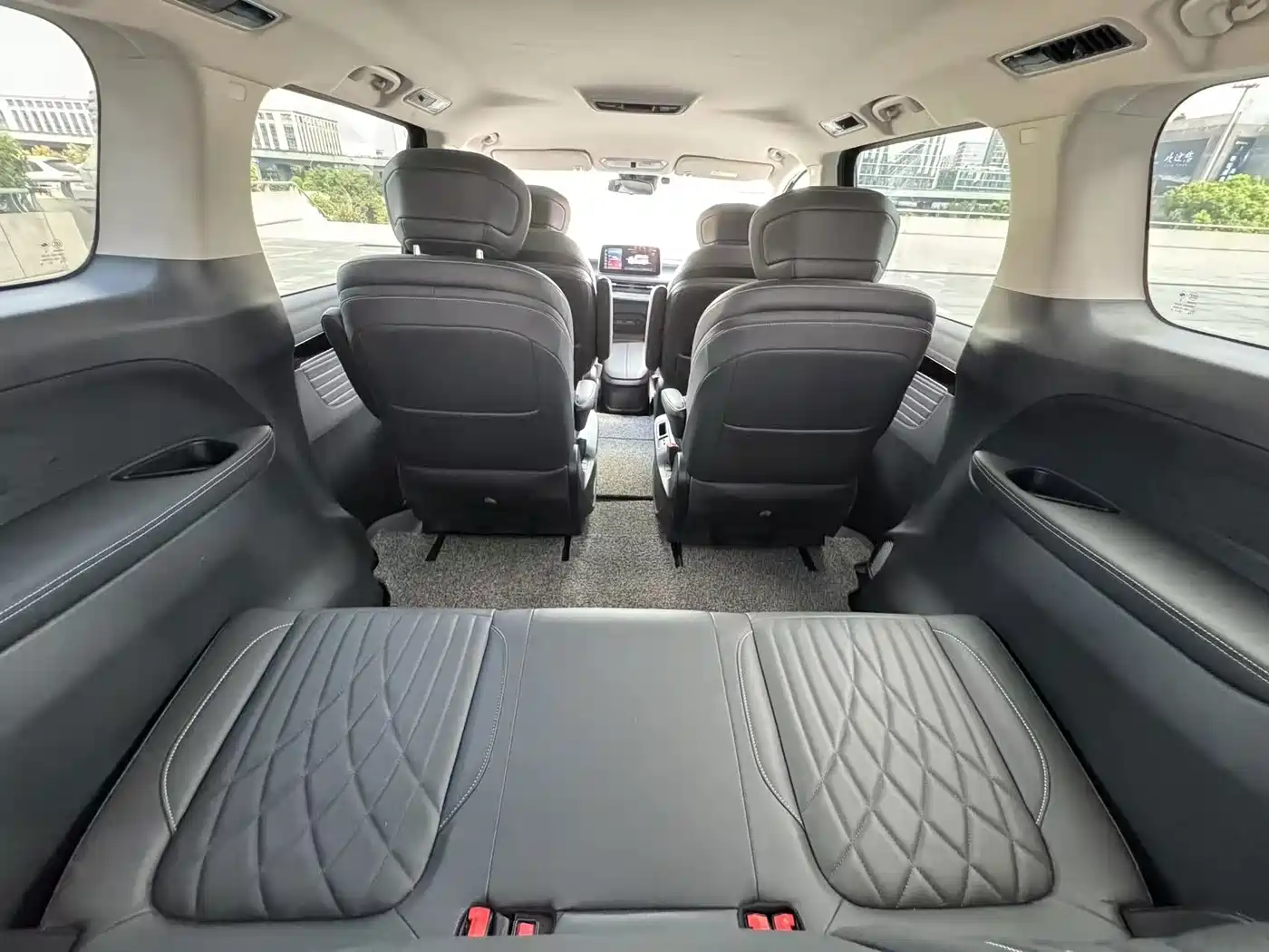 Maxus MIFA 9 2023 2022 Model Long Range Oasis 7-Seater