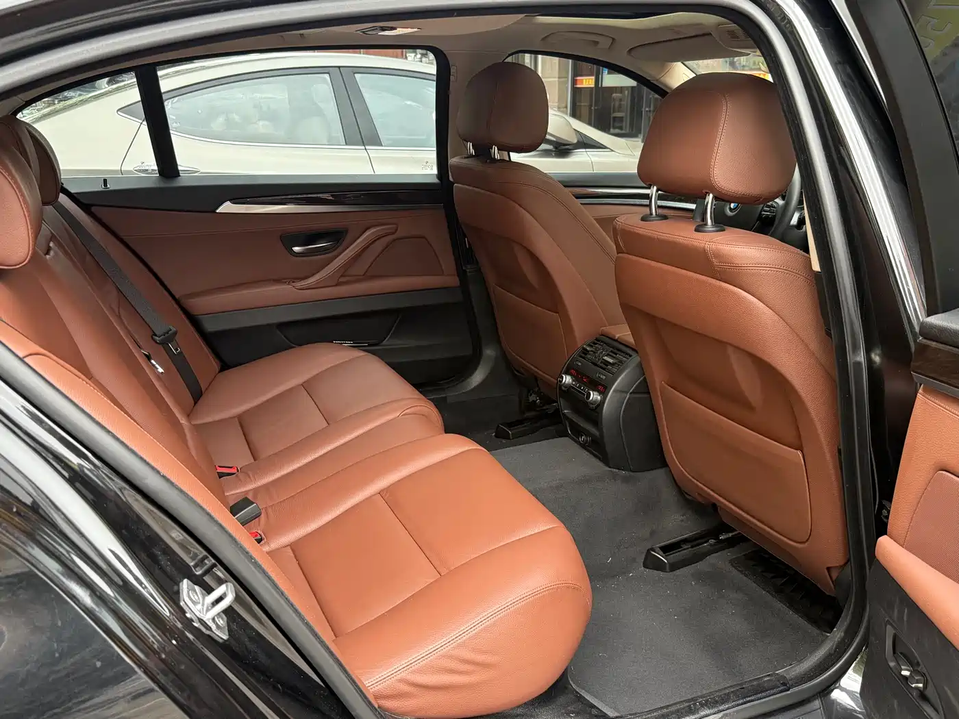 BMW 5 Series 2014 528Li Leading Edition фото 8