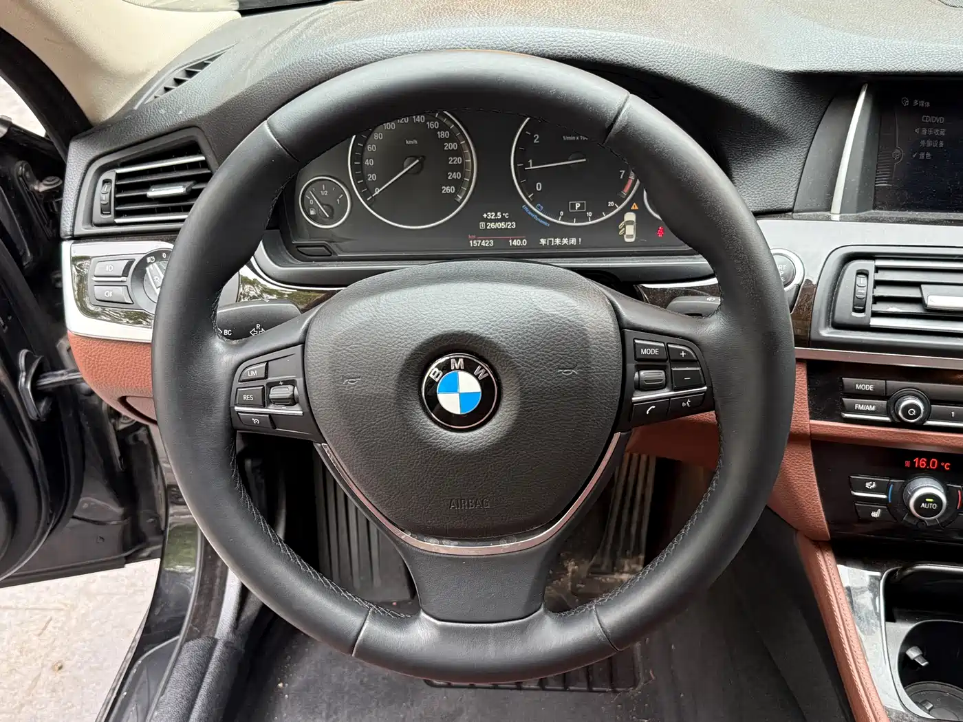 BMW 5 Series 2014 528Li Leading Edition фото 12