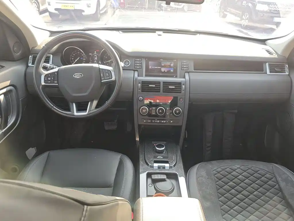 Фото 10 - Land Rover Discovery Sport