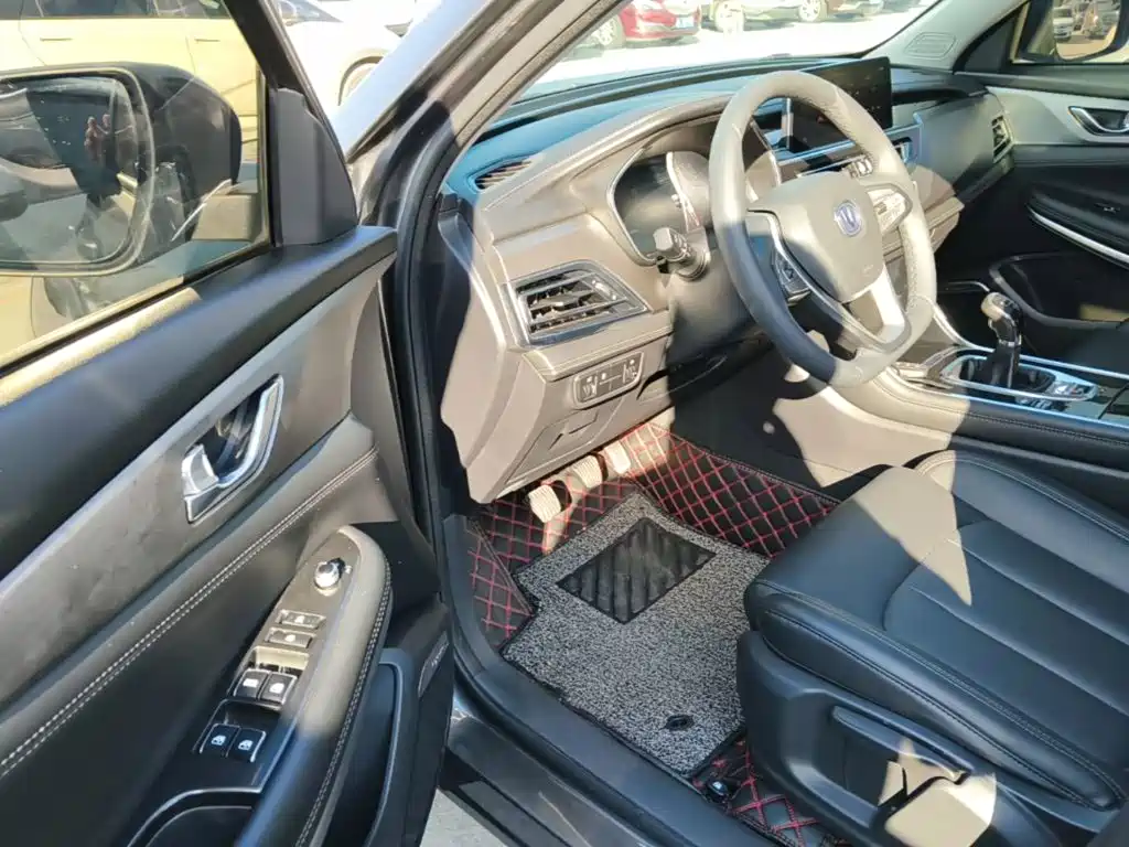 Photo 16 - Changan CS75