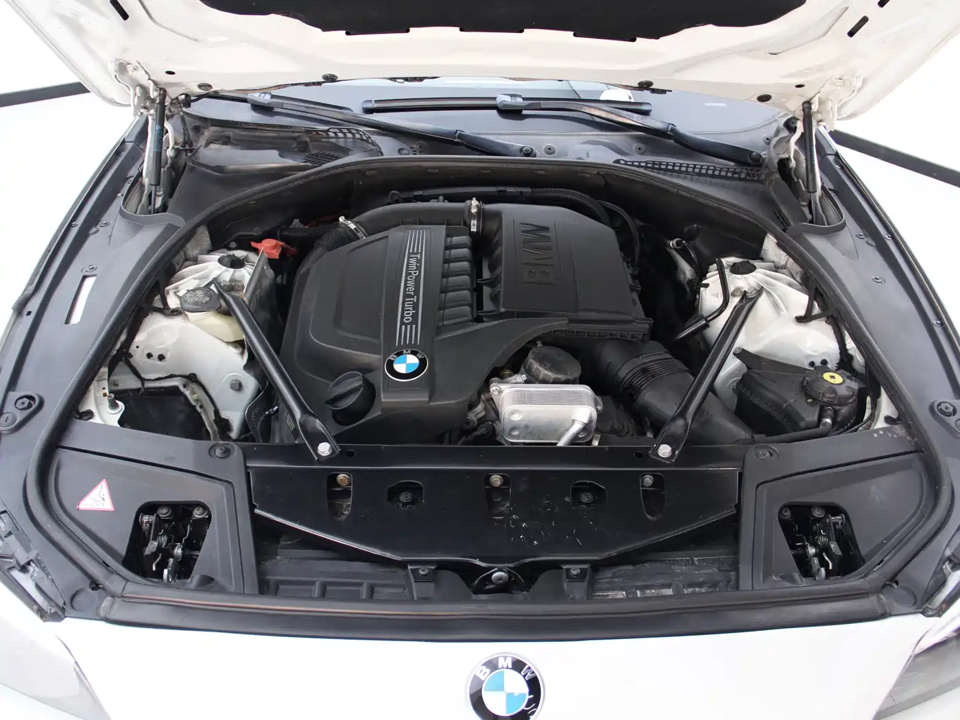 BMW 5 Series 2013 535Li Leadership фото 14