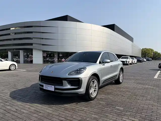 PORSCHE MACAN 2026