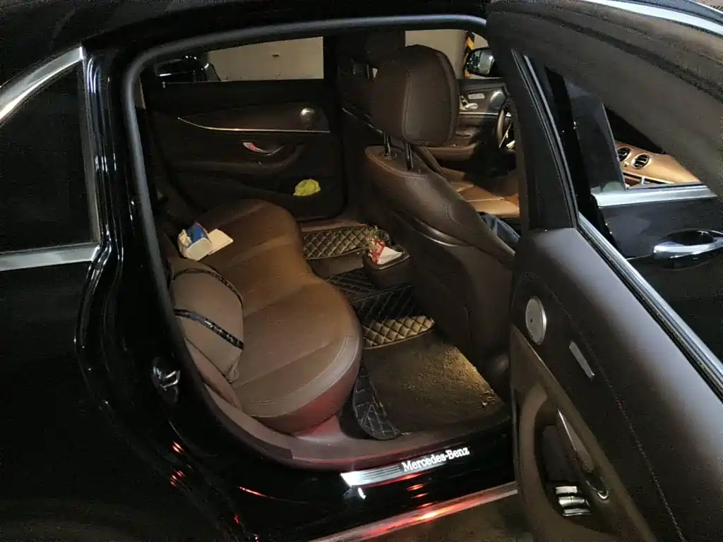 Mercedes-Benz E-Class, миниатюра 11