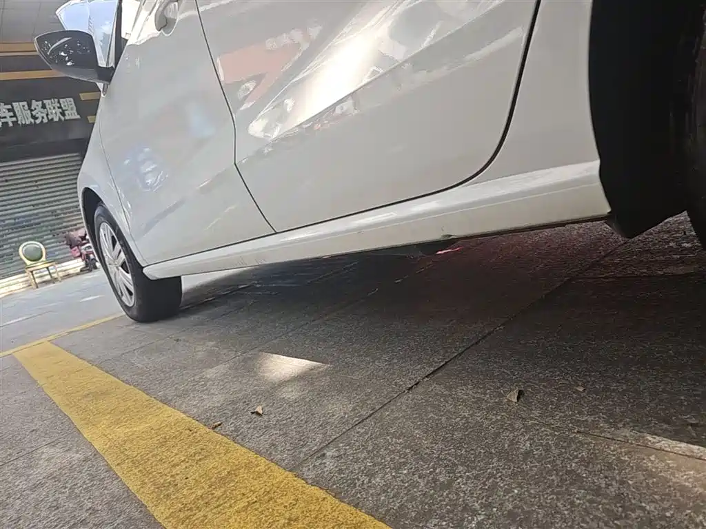 Volkswagen Polo 2016 1.4L Automatic Trend фото 22