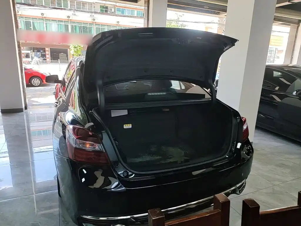 Фото 19 - Honda Accord