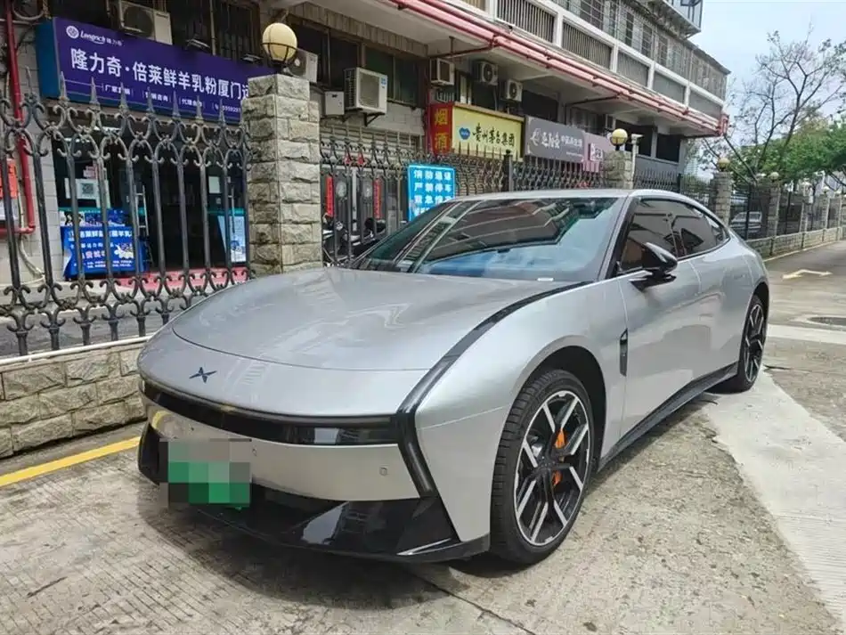 XPeng P7 2025 702km Long Range Edition