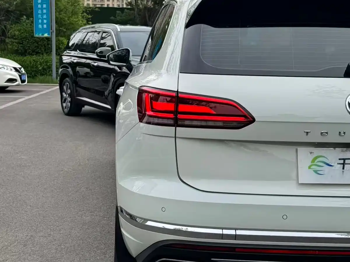 Volkswagen Touareg 2019 2.0TSI Sharp Wing Edition China VI фото 18