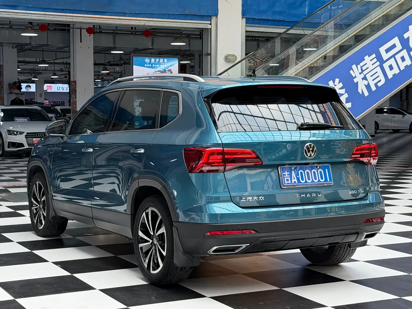 Volkswagen Tharu 2022 280TSI FWD Luxury Edition фото 14