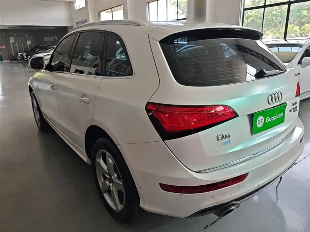 AUDI Q5
