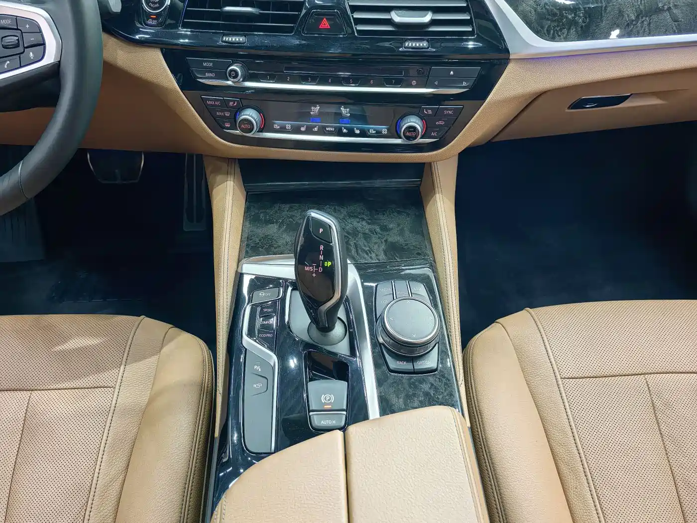 BMW 5 Series 2018 530Li Premium M Sport Package фото 12