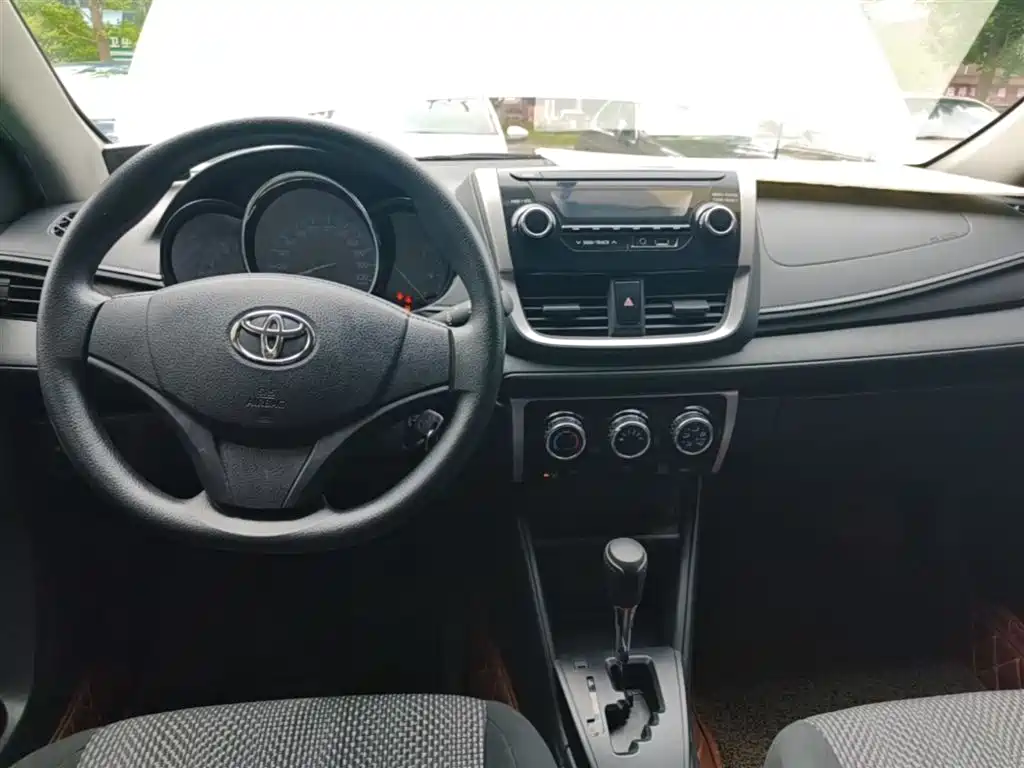 Toyota Vios FS 2017 1.5L CVT Fengchi Edition фото 10