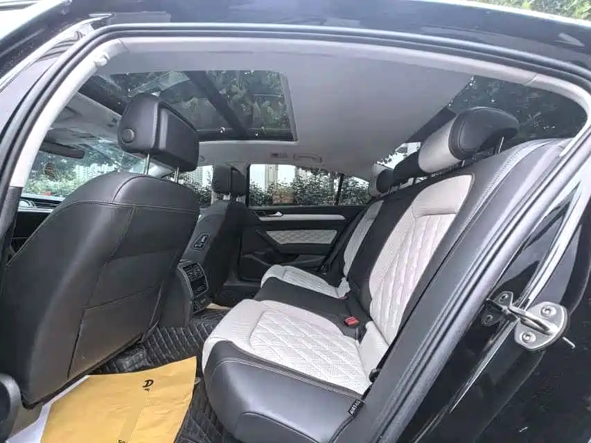 Volkswagen Magotan 2024 2 Million Units Public Sharing Edition 330TSI DSG Luxury фото 4
