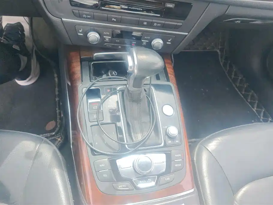 Audi A6L 2014 30 FSI Comfort фото 16