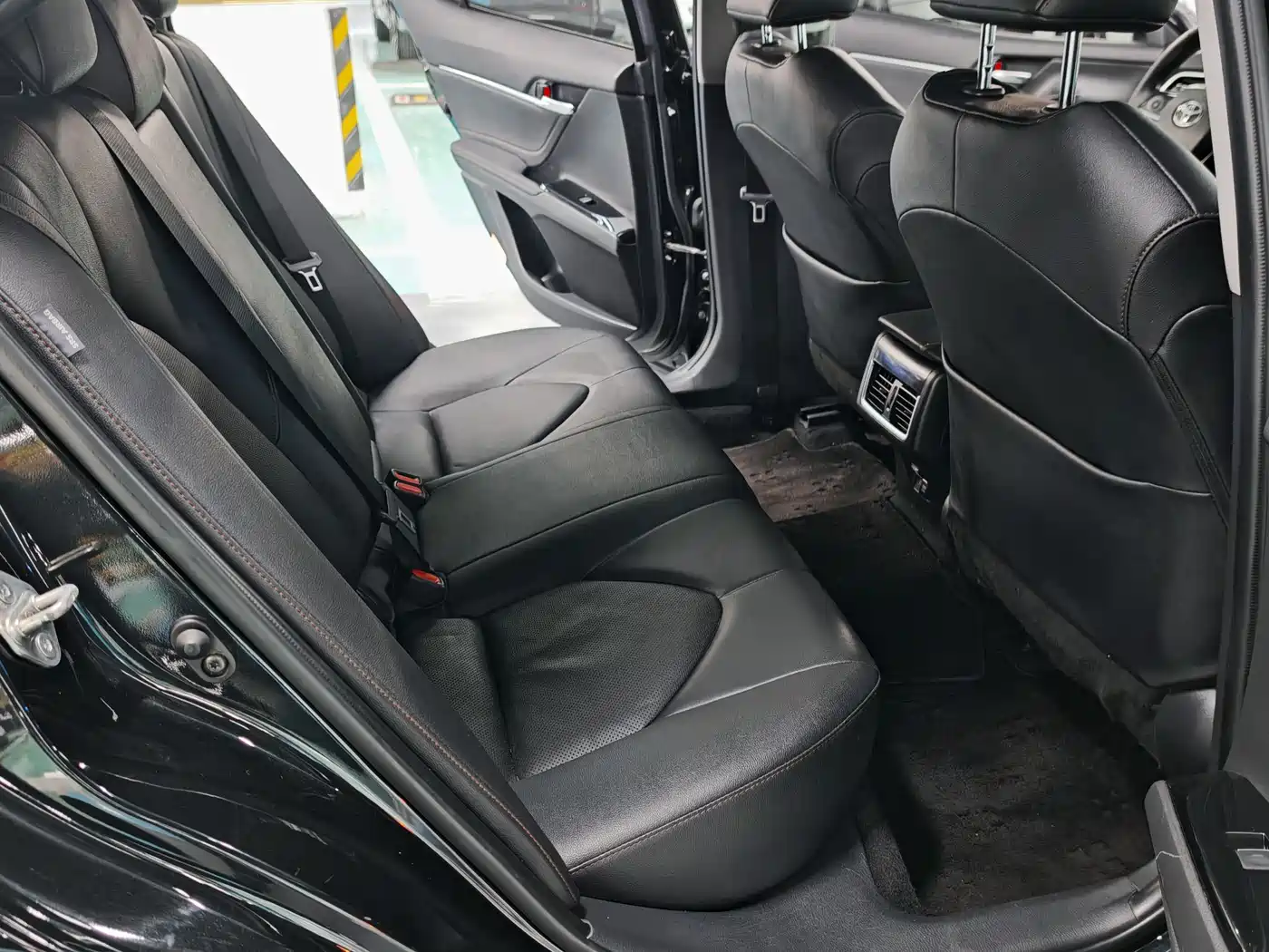 Toyota Camry 2023 2.5G Luxury Edition фото 13