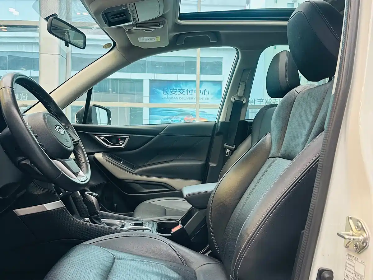 Subaru Forester 2021 2.0i Luxury Edition фото 12