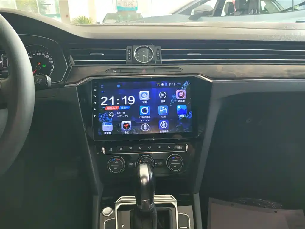 Volkswagen Magotan 2017 330TSI DSG Luxury фото 13