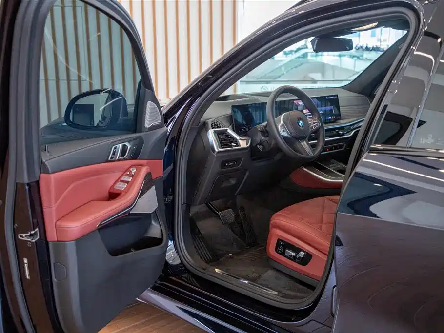 BMW X5 2026 2025 Model xDrive 40Li M Sport Blackout Package