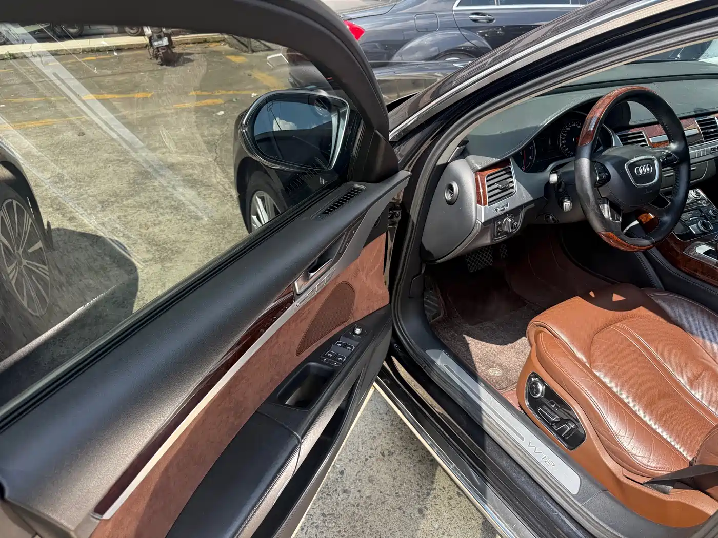 Audi A8 2011 2012 A8L 6.3 FSI W12 quattro