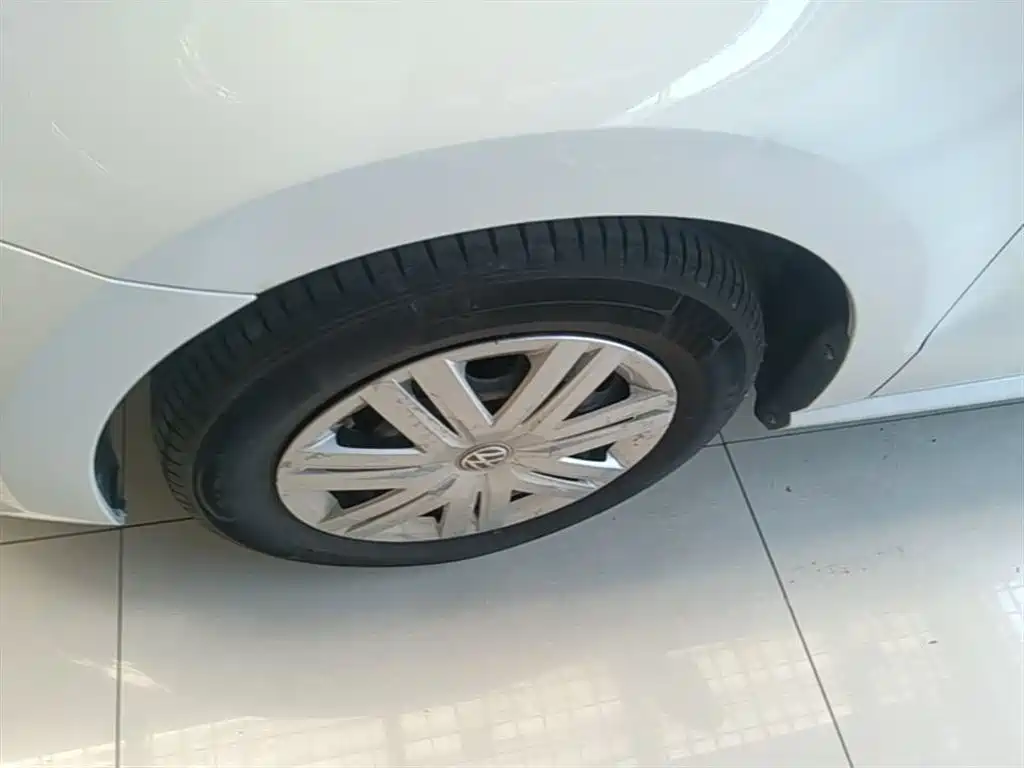 Volkswagen Polo 2016 1.4L Automatic Trend фото 23